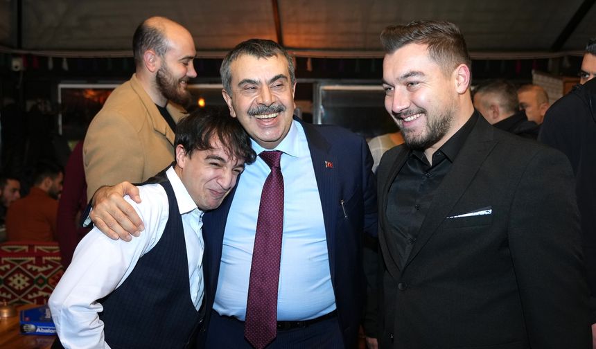 Milli Eğitim Bakanı Tekin, Erzurum'da gençlerle buluştu
