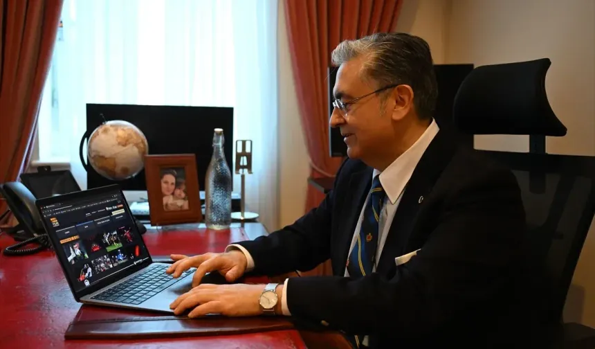 Türkiye'nin Londra Başkonsolosu Büyükelçi Ulusoy, AA'nın "Yılın Kareleri" oylamasına katıldı