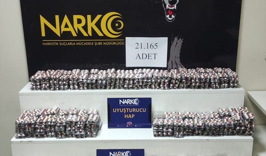 Adana'da uyuşturucu operasyonunda yakalanan 2 zanlı tutuklandı