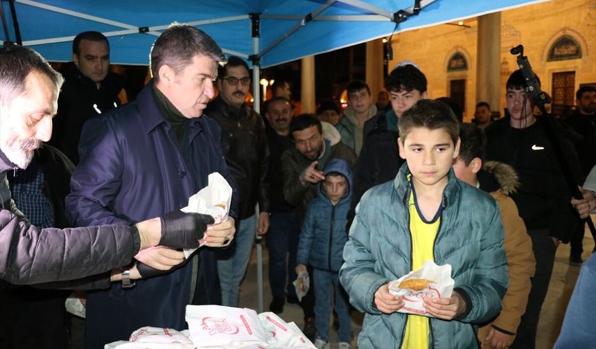 Amasya'da 'Geleneksel Simit İkramı' programı düzenlendi