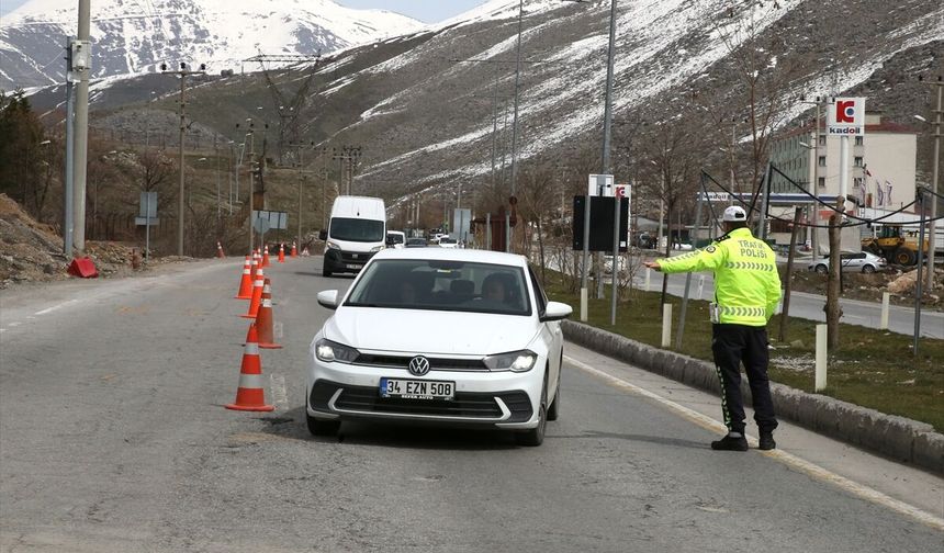 Bitlis'te emniyet kemeri uygulaması yapıldı