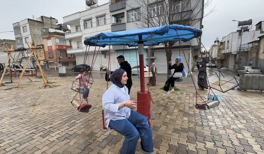 Kilis'te çocuklar 'bayram yeri'nde gönüllerince eğlendi
