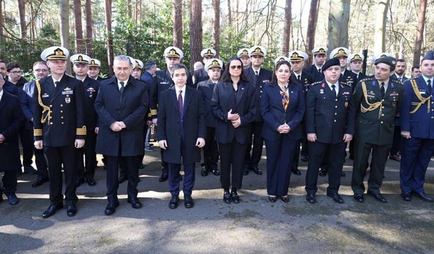 İngiltere’de Brookwood Türk Hava Şehitliği’nde anma töreni düzenlendi