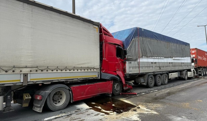 Anadolu Otoyolu'nda zincirleme kaza nedeniyle Ankara istikametinde ulaşım aksadı