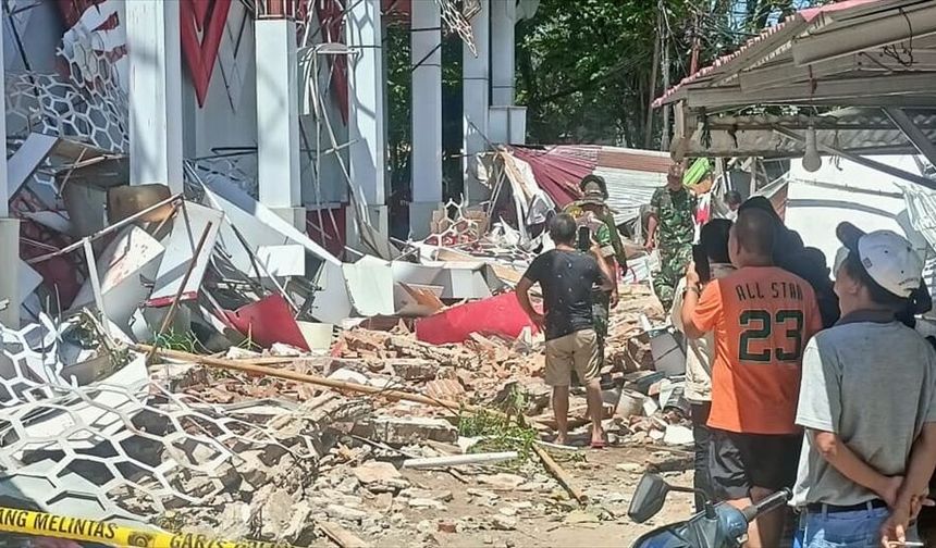 Endonezya açıklarında 7,4 büyüklüğünde deprem meydana geldi