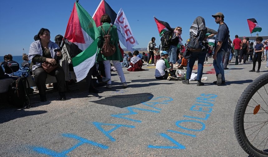 Fransa'dan Küresel Sumud Filosu misyonuna katılacak tekneler Marsilya'dan yola çıktı