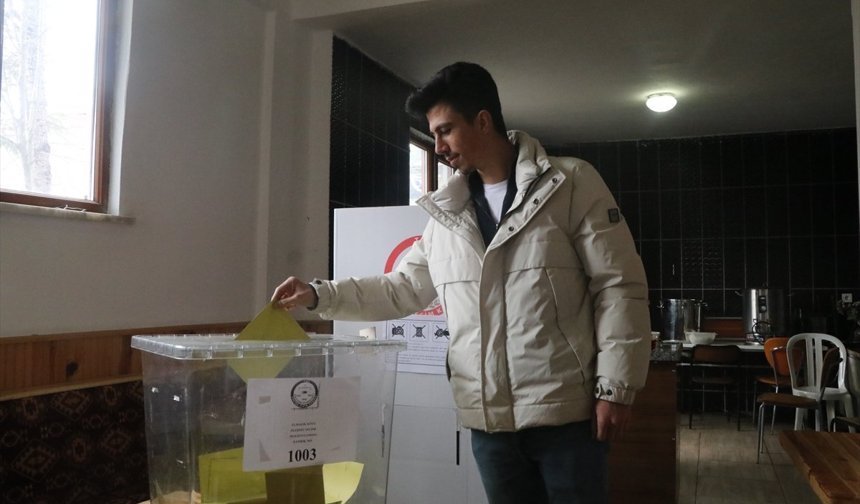 GÜNCELLEME - Çankırı'da Elmalık köyünün belde olma kararı için düzenlenen referandumda 'evet' oyu çıktı