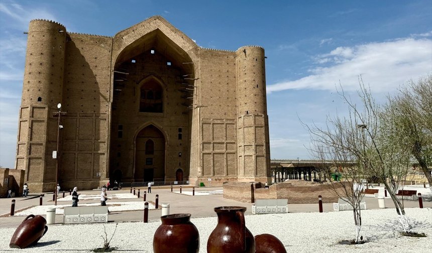 Kazakistan'da Hoca Ahmet Yesevi mirasının yaygınlaştırılmasına yönelik eylem planı onaylandı
