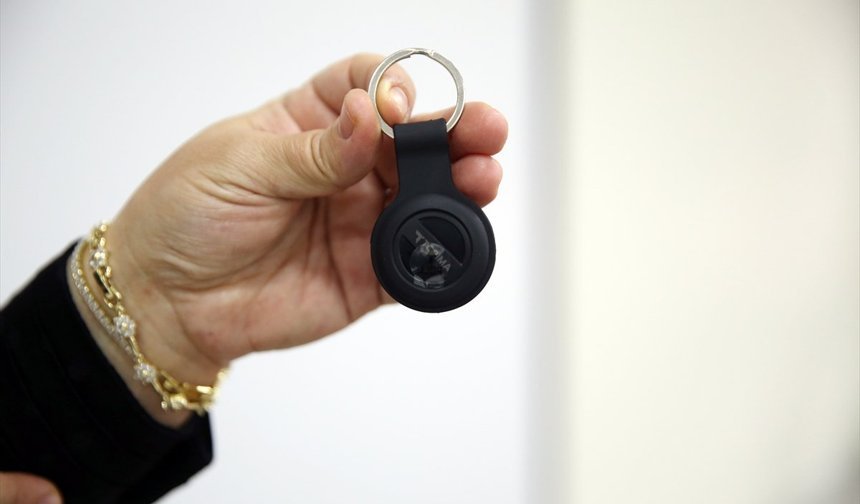 Özel gereksinimli bireylerin güvenliğini artırmak için ailelere akıllı takip cihazı desteği