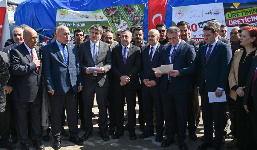 Van'da çiftçilere 4 yılda 4 milyon 552 bin meyve fidanı dağıtıldı