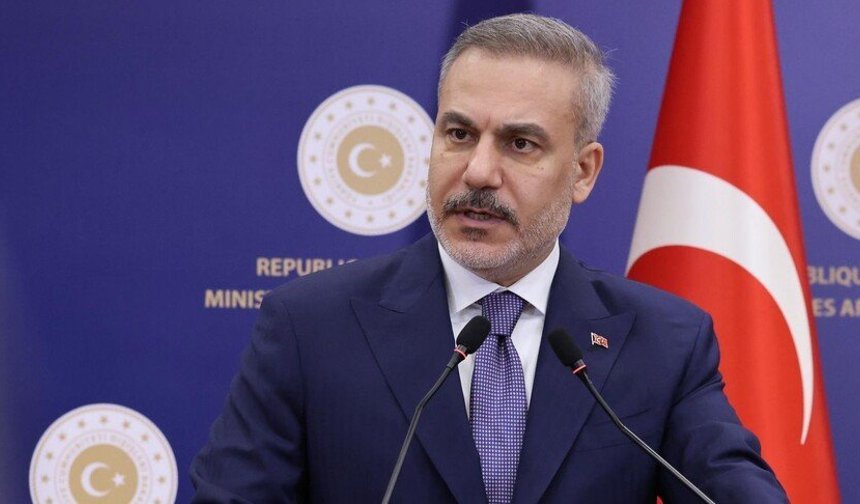 Bakan Fidan, İngiltere'deki temaslarının ardından Türk basın mensuplarına konuştu