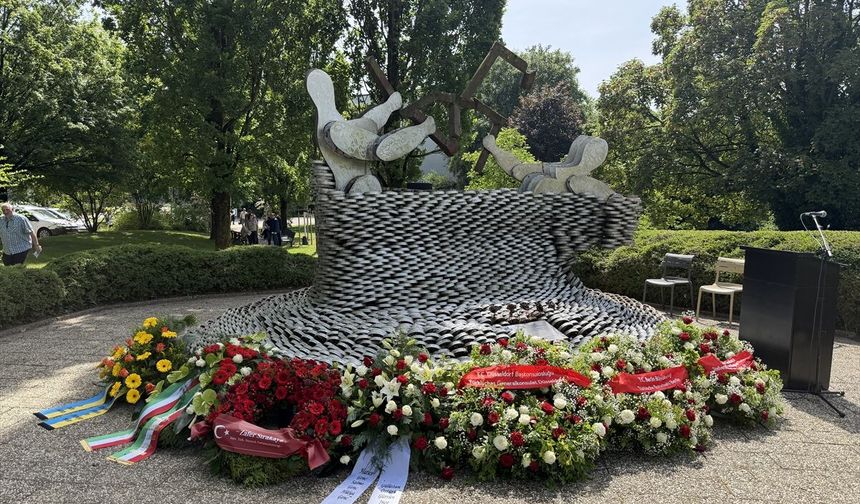 Almanya'daki Solingen ırkçı saldırısının üzerinden 33 yıl geçti