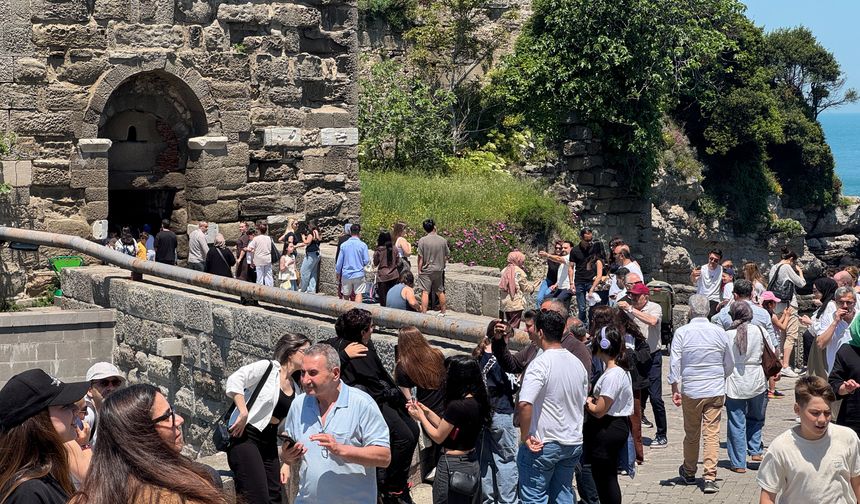 Amasra'da bayram yoğunluğu yaşanıyor
