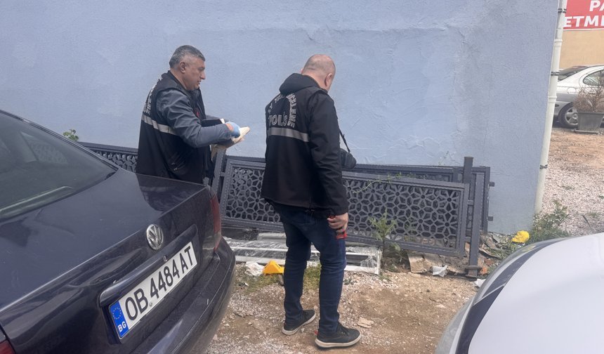 Edirne'de iki grup arasında yol verme meselesinden çıkan kavgada 3 kişi yaralandı