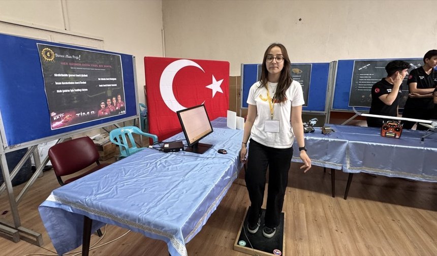 Liseliler piezo sistemiyle mekanik enerjiyi elektrik enerjisine dönüştürmeyi hedefliyor