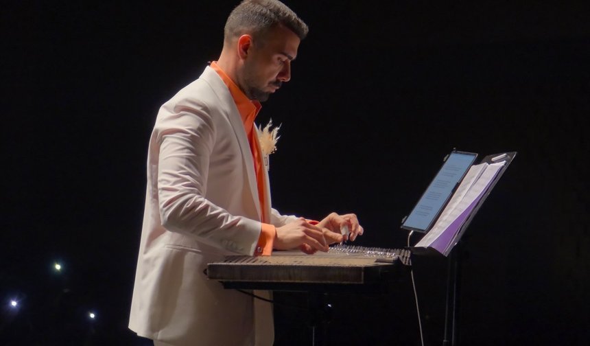 Mersin'de 'İyilik Korosu' konser verdi