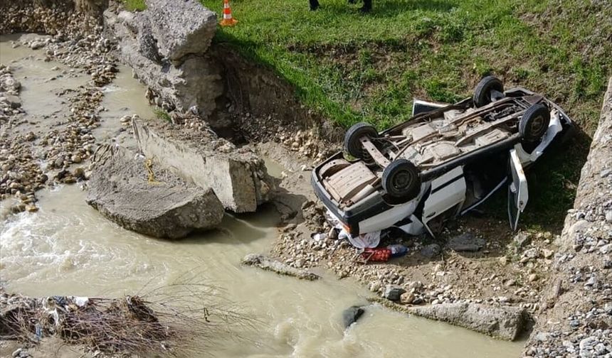 Muş'ta köprüden düşen otomobildeki 1 kişi öldü