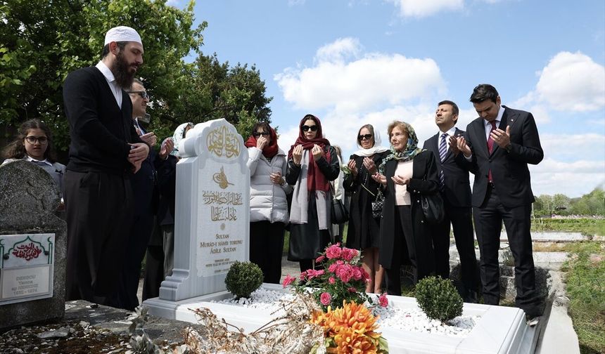 TİKA Başkanı Eren, Fransa'da Osmanlı Hanedanı üyelerinin restore edilen kabirlerini ziyaret etti
