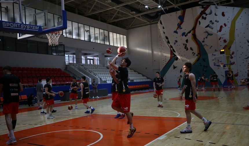 20 Yaş Altı Erkek Basketbol Milli Takımı, Avrupa Şampiyonası için Çanakkale'de kampa girdi