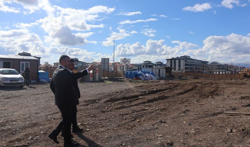 Aile ve Sosyal Hizmetler Bakan Yardımcısı Tarıkdaroğlu, Erzurum'da huzurevi inşaatını inceledi