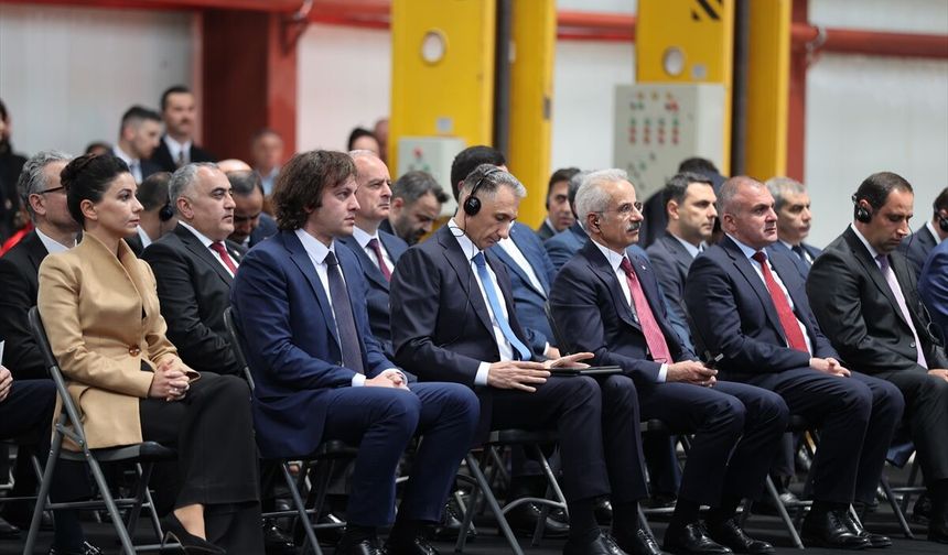 Bakü-Tiflis-Kars Demir Yolu'nun tam kapasiteyle işletmeye alınmasına ilişkin tören yapıldı
