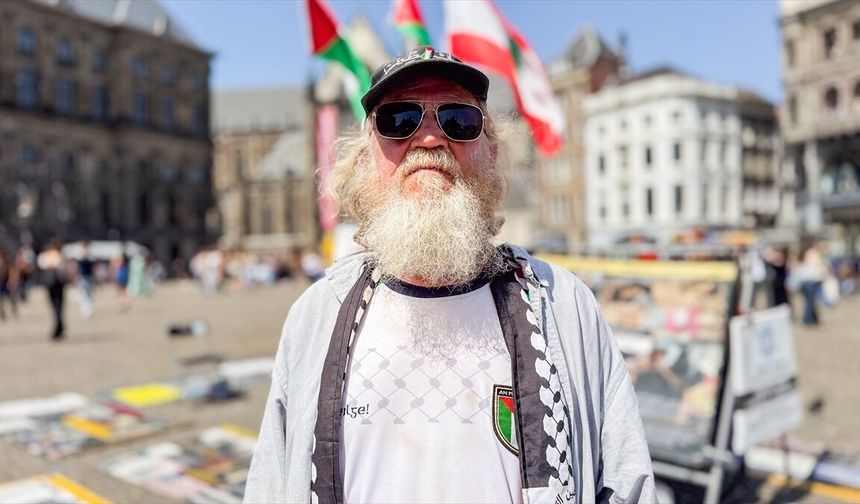 Hollandalı aktivist, İsrail'in Filistin'deki zulmünü 12 yıldır tek başına protesto ediyor