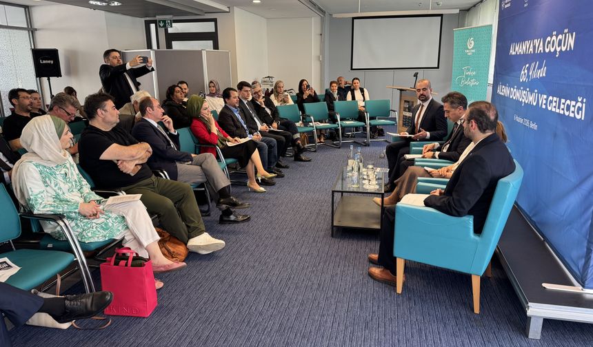 İşçi göçünün 65. yılı vesilesiyle Berlin'de 'Ailenin dönüşümü ve geleceği' konulu panel düzenlendi