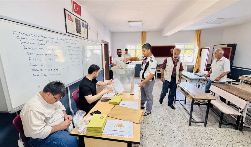 Narin Güran'ın mahallesinde seçmen muhtarlık için sandık başına gitti