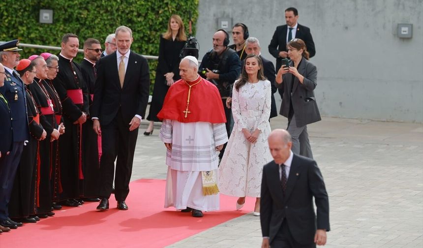 Papa 14. Leo'nun bir haftalık İspanya ziyareti başladı