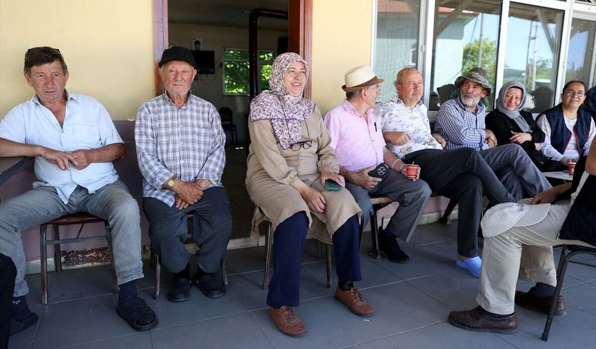 Bebekliğinde ayrıldığı topraklara dönüp muhtar oldu