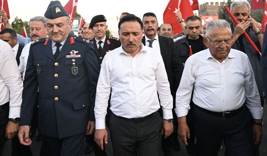 İç Anadolu'da 15 Temmuz Demokrasi ve Milli Birlik Günü dolayısıyla yürüyüş düzenlendi