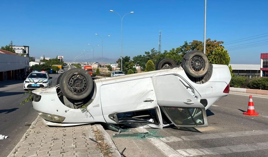 Karaman'da otomobilin takla attığı kazada 5 kişi yaralandı