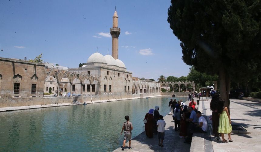 Şanlıurfa'da sıcak hava hayatı olumsuz etkiliyor