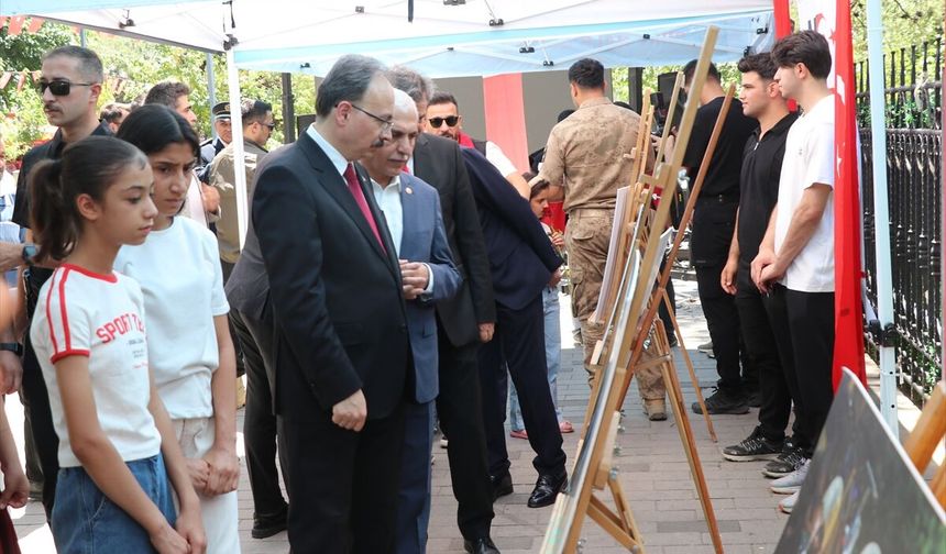 Siirt'te '15 Temmuz Demokrasi ve Milli Birlik Günü Anma Çadırı' ziyarete açıldı