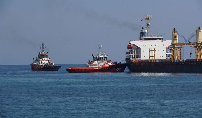 Tekirdağ'da karaya oturan gemi kurtarıldı