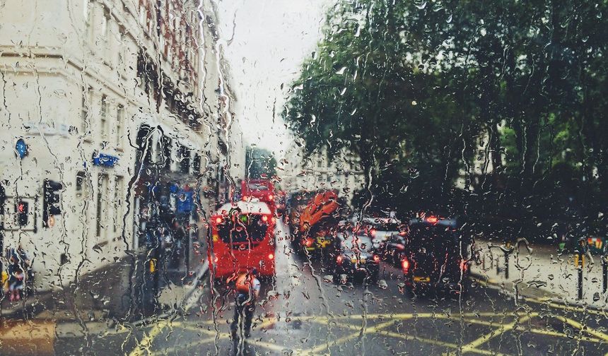 Londra’ya 58 gün sonra yağış geri döndü