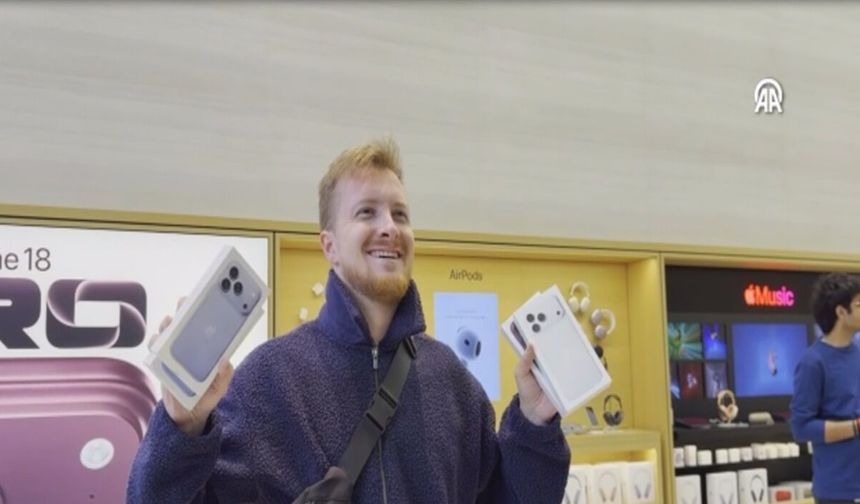 Londra’da iPhone 18 kuyruğu: Yeni Apple ürünleri satışa çıktı