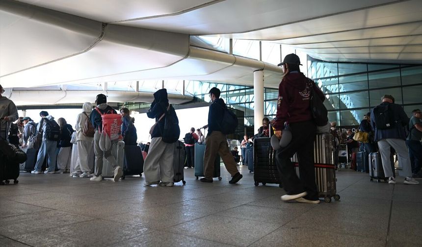 Hava trafik kontrol arızası uçuşları vurdu