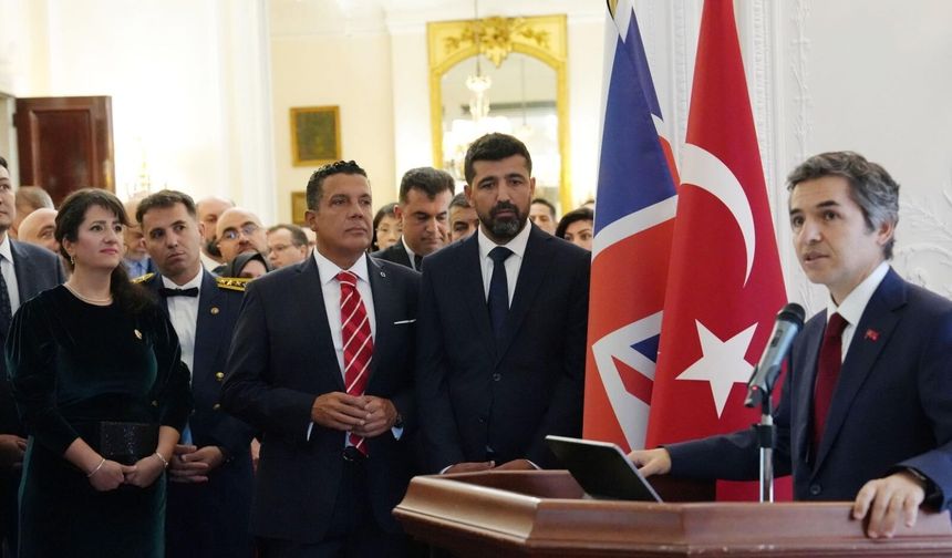 Londra’da Zafer Bayramı’nda Türkiye-İngiltere mesajı
