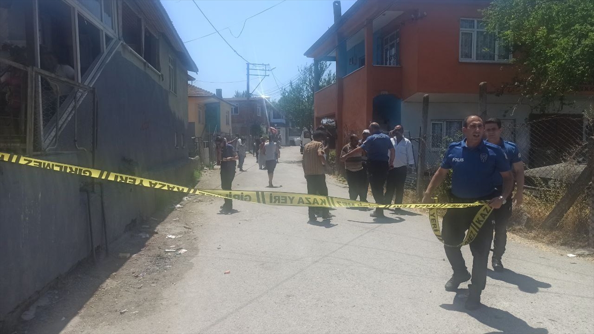 Kocaeli'de 2 kişinin yaralandığı silahlı kavgayla ilgili 3 zanlı tutuklandı