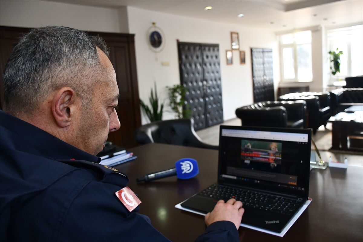 Bilecik İl Jandarma Komutanı Kıdemli Albay Vanlı, AA'nın 'Yılın Kareleri' oylamasına katıldı