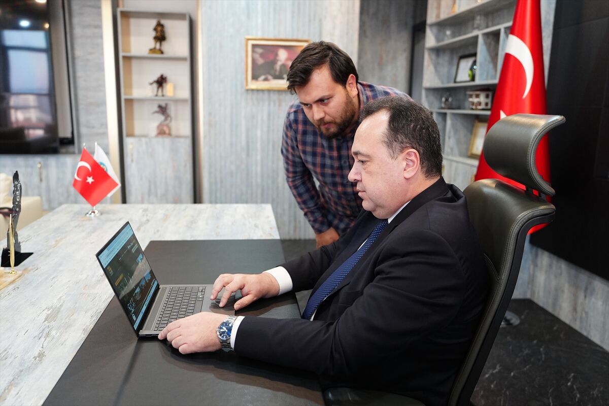 Manisa Büyükşehir Belediye Başkanı Dutlulu AA'nın 'Yılın Kareleri' oylamasına katıldı