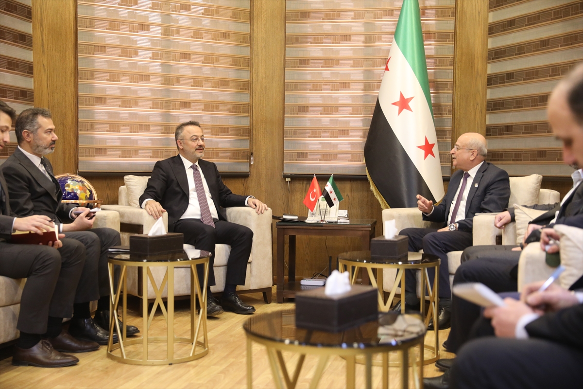 Şam Büyükelçisi Yılmaz, Suriye Ulaştırma Bakanı Bedir ile görüştü