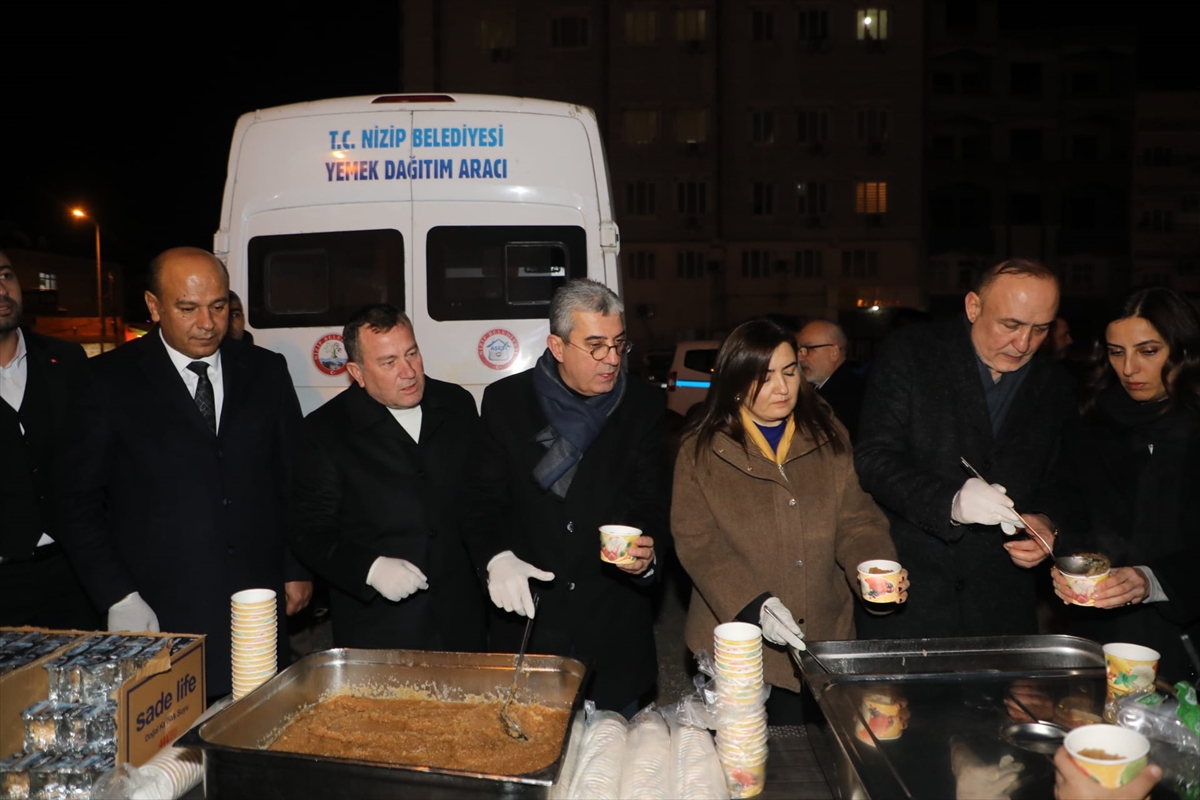 6 Şubat depremlerinin yıl dönümünde Nizip'te anma töreni düzenlendi