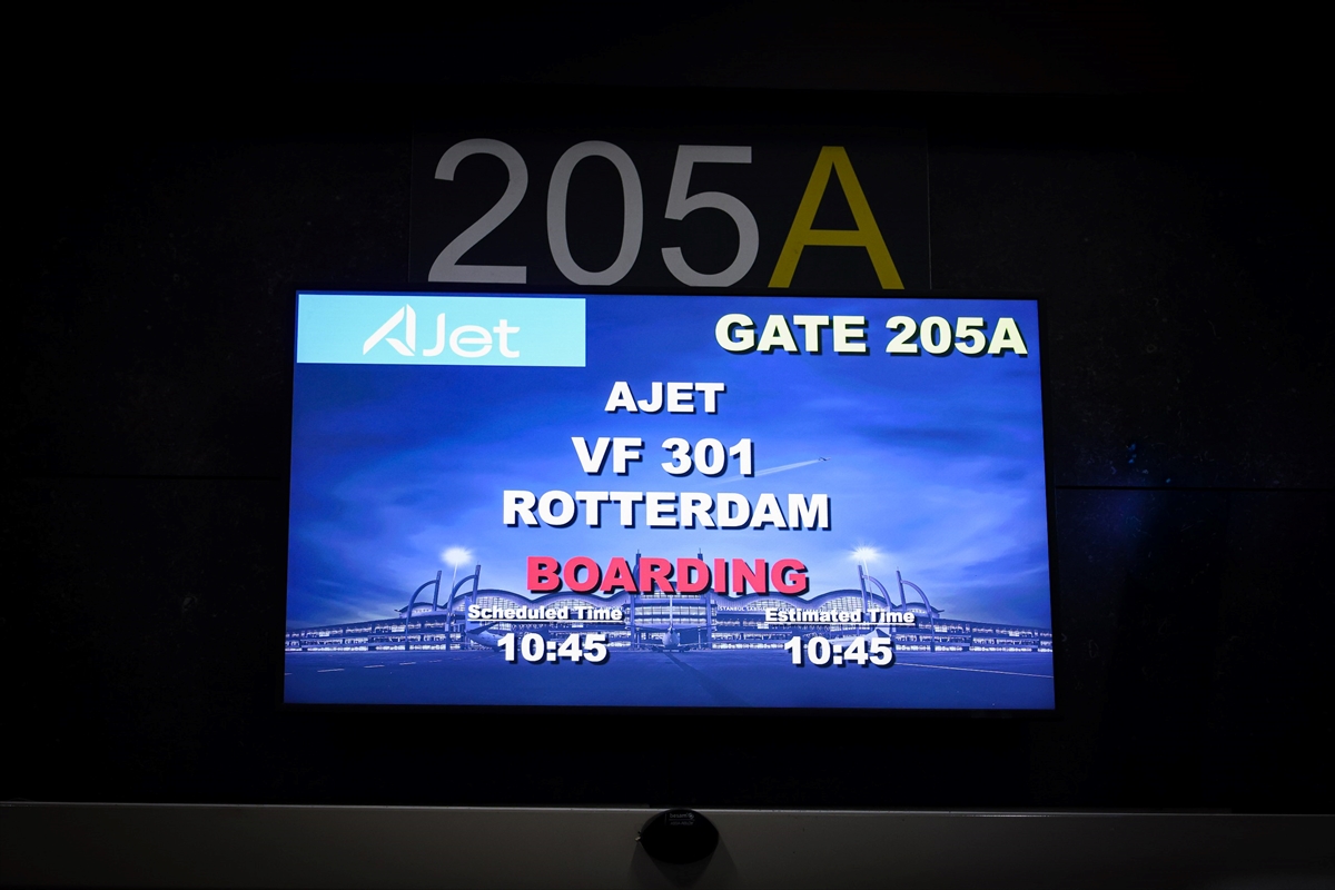 AJet'in İstanbul-Rotterdam seferleri başladı