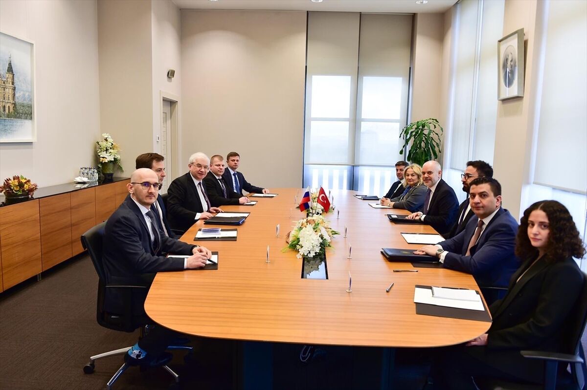 Akif Çağatay Kılıç, Rusya Dışişleri Bakanlığı özel temsilcisi Hovayev ile görüştü