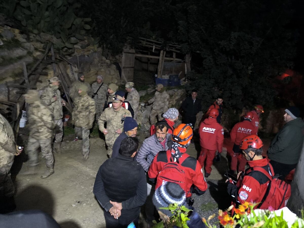 Alanya'da kaybolan 70 yaşındaki Alzheimer hastası aranıyor