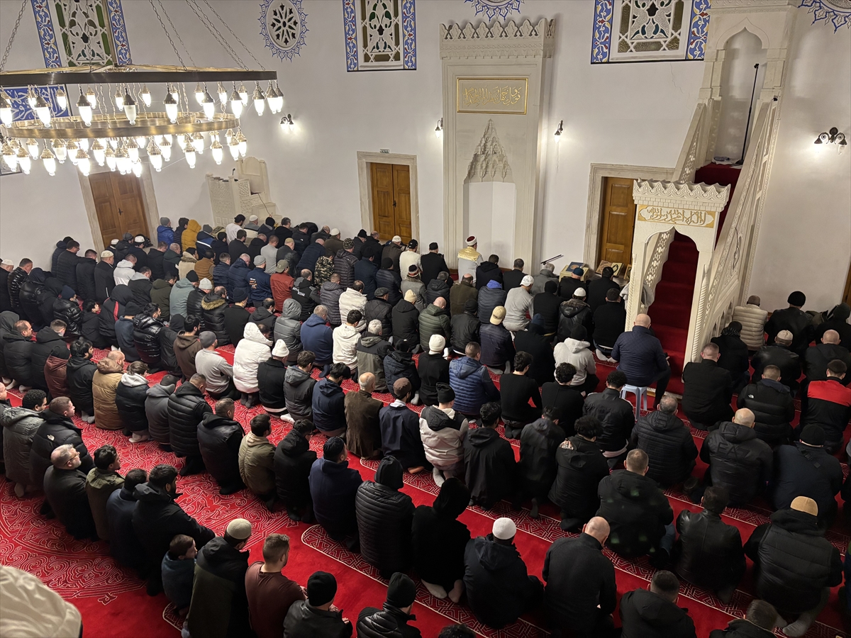 Balkanlar'da ilk teravih namazı kılındı