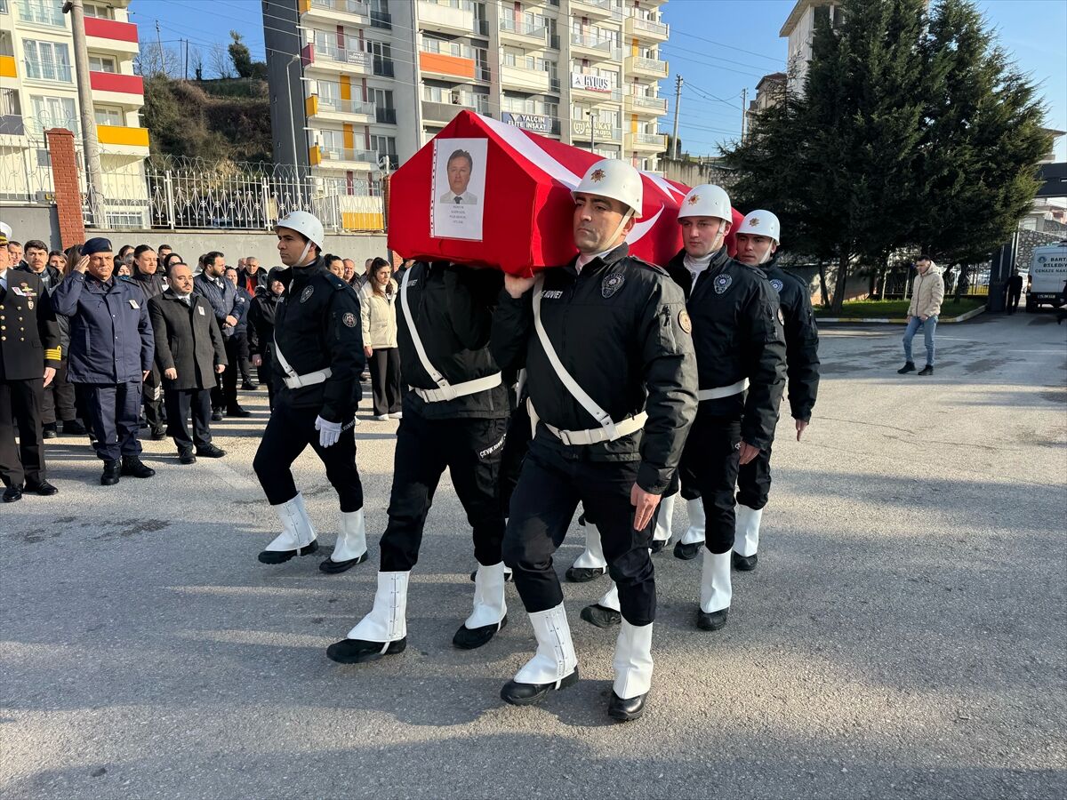 Bartın'da trafik kazasında hayatını kaybeden polis memuru Zonguldak'ta defnedildi