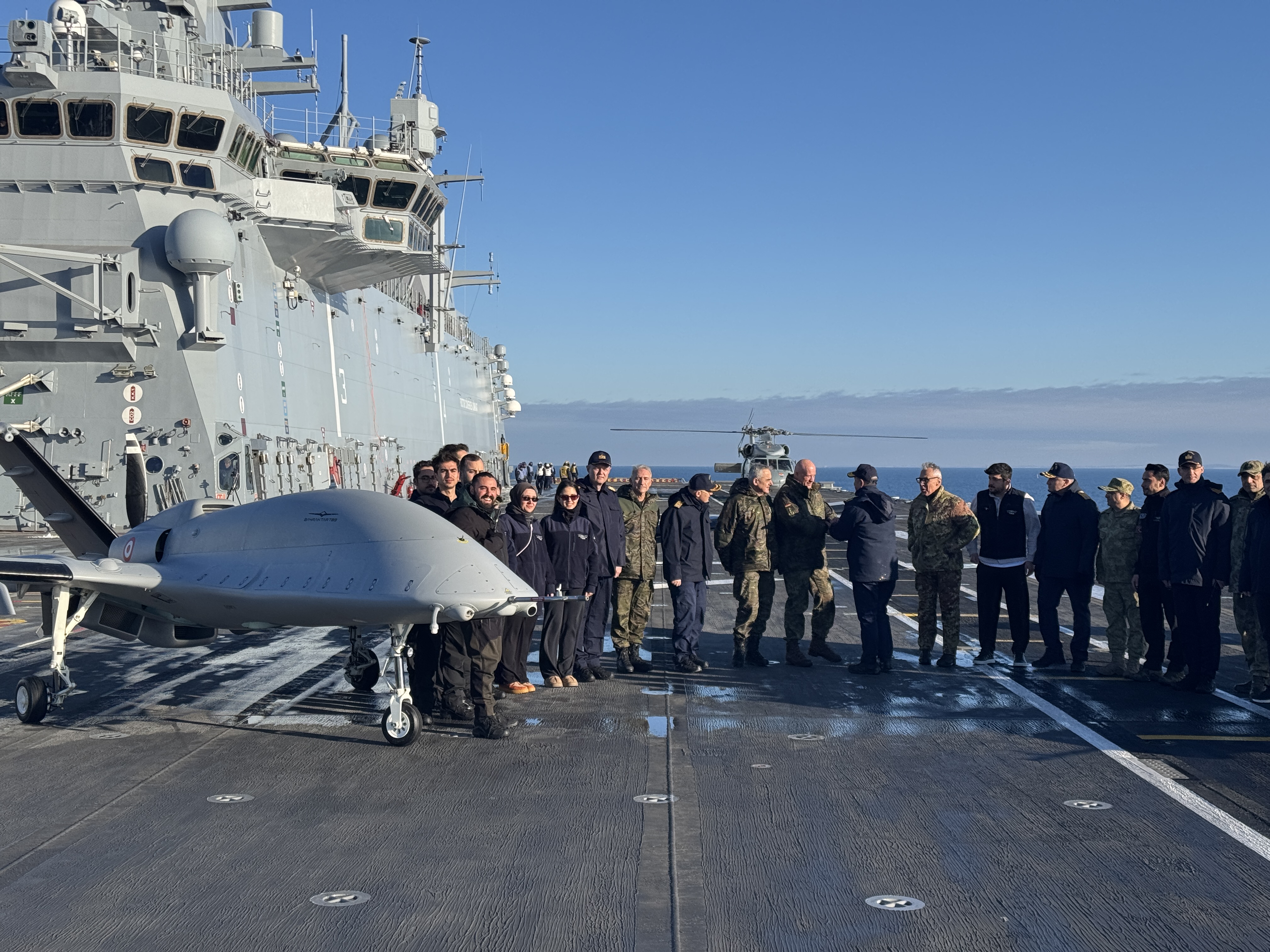 Bayraktar TB3 SİHA'nın NATO tatbikatında hedefi tam isabetle vurması NATO Komutanı'nın takdirini topladı